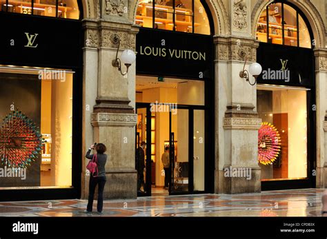 louis vuitton milan italy